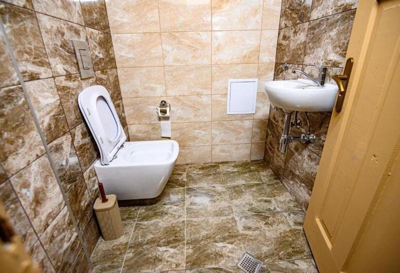 Pensión Lalev Guest House