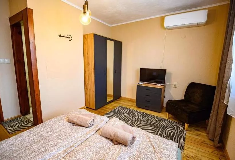 Majatalo Lalev Guest House