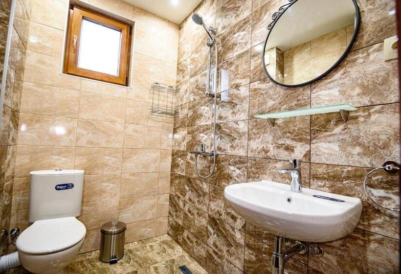 Pensión Lalev Guest House