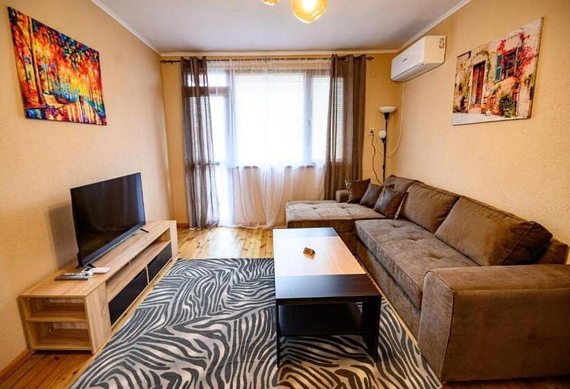 Pensión Lalev Guest House