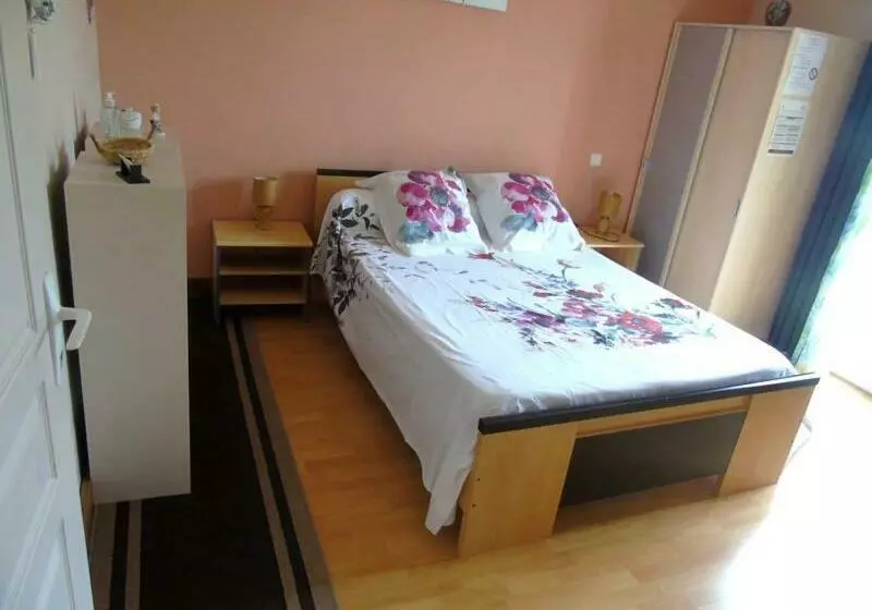 ペンション Les Eglantines