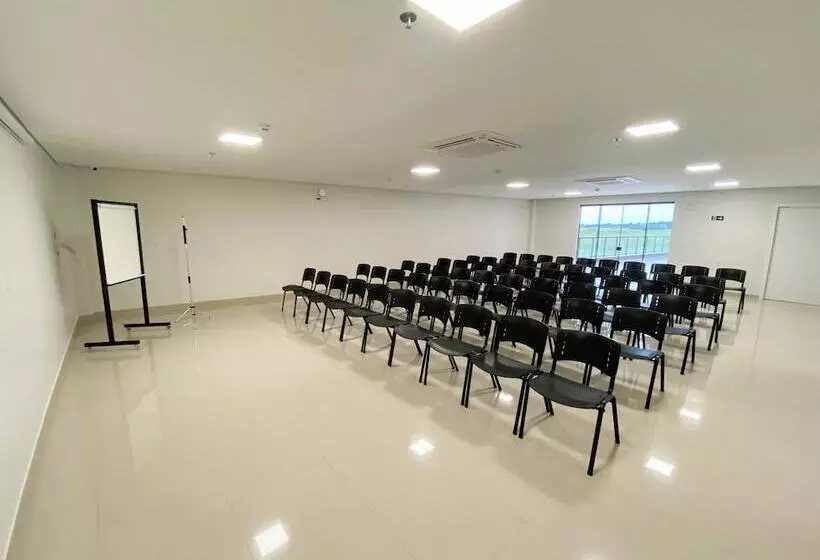 Trento Hotel Guaíra By Unna