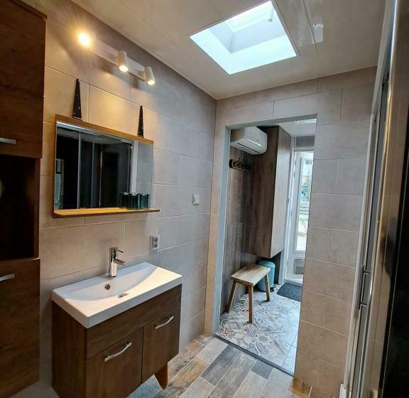 مبيت وإفطار Bnbheerhugowaard Wooden