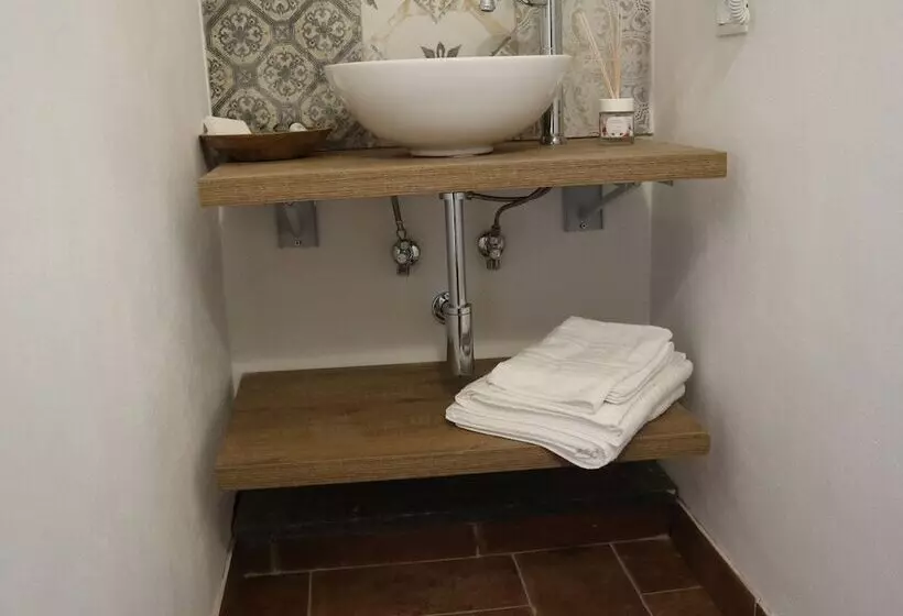 تختخواب و صبحانه La Bolgora Guesthouse