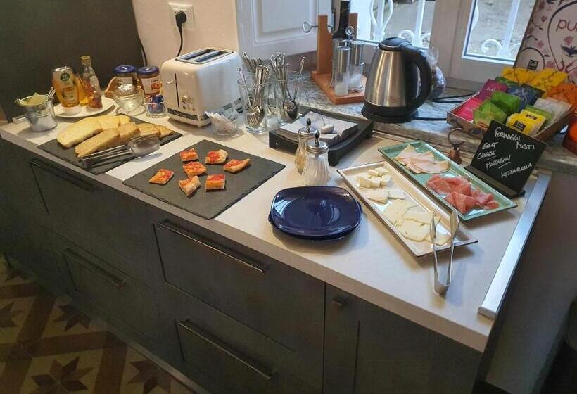 تختخواب و صبحانه La Bolgora Guesthouse