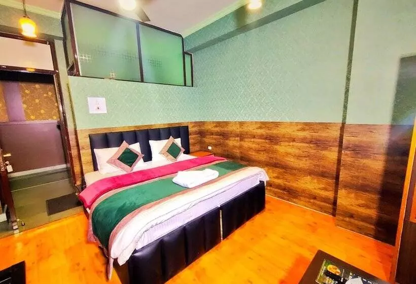 Hotelli Darussalam Restaurant And Inn