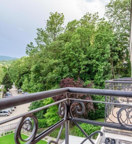 هتل Emilia Lux Rooms