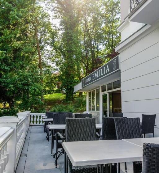 هتل Emilia Lux Rooms