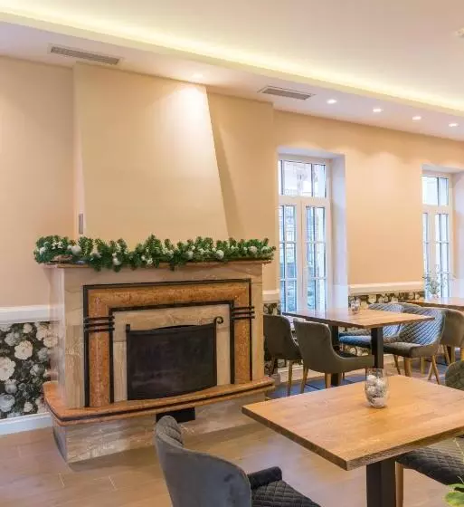 هتل Emilia Lux Rooms