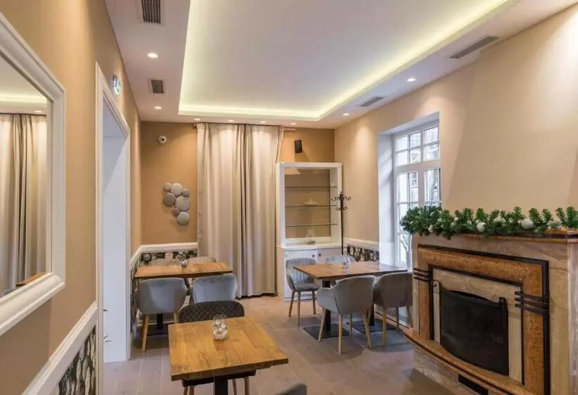 هتل Emilia Lux Rooms