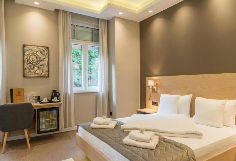 هتل Emilia Lux Rooms