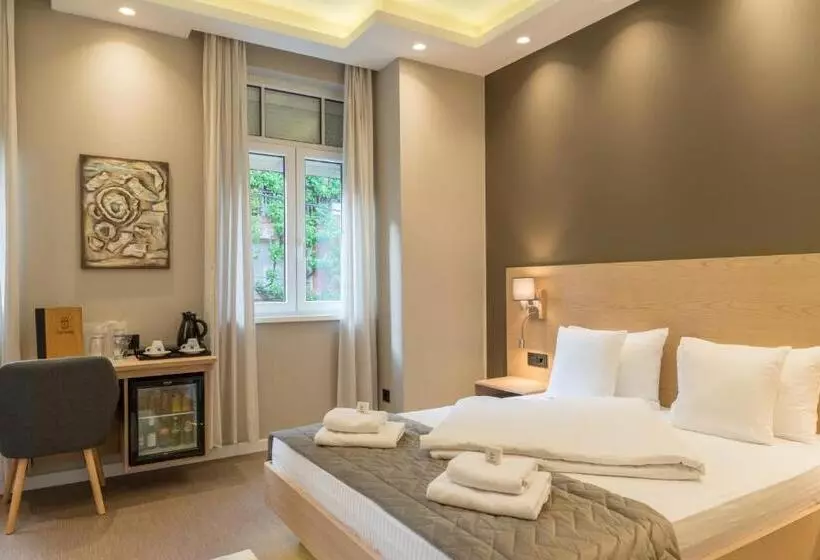 هتل Emilia Lux Rooms