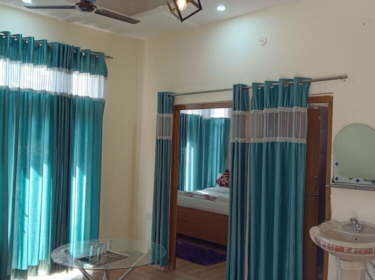 Отель Jungle Corbett Castle