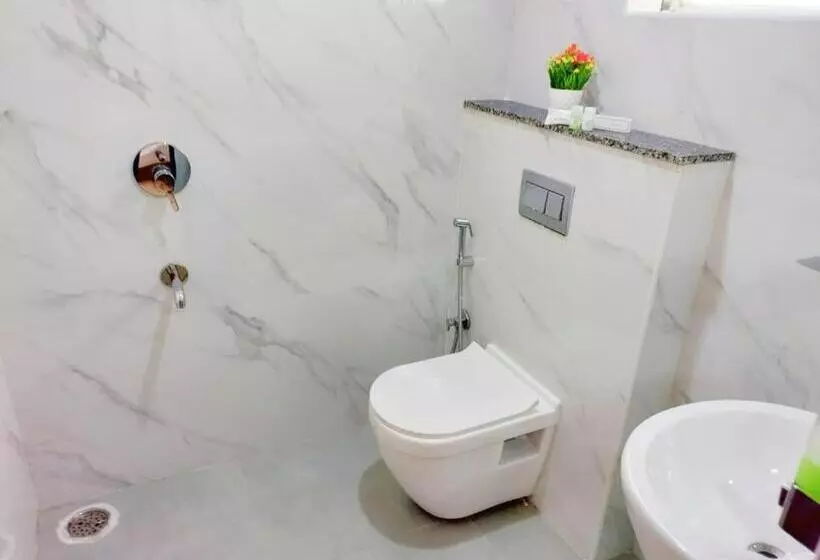 ホテル Keerthis Royal Suites Kempegowda International Airport