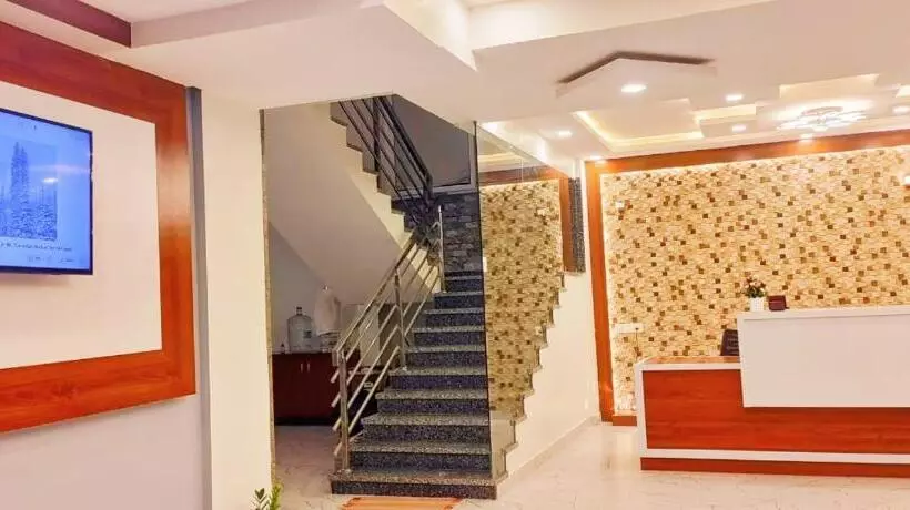 ホテル Keerthis Royal Suites Kempegowda International Airport