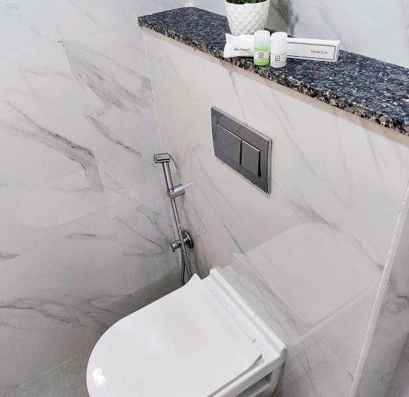 호텔 Keerthis Royal Suites Kempegowda International Airport