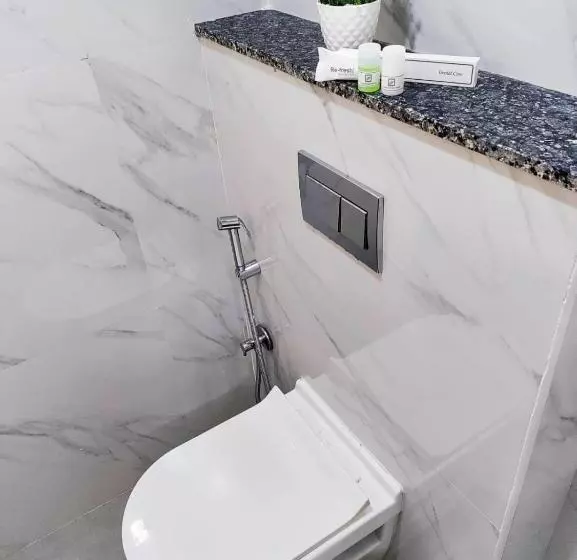 ホテル Keerthis Royal Suites Kempegowda International Airport
