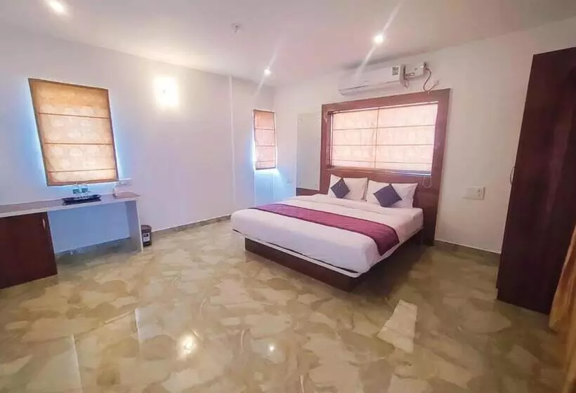 ホテル Keerthis Royal Suites Kempegowda International Airport