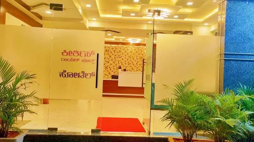 ホテル Keerthis Royal Suites Kempegowda International Airport