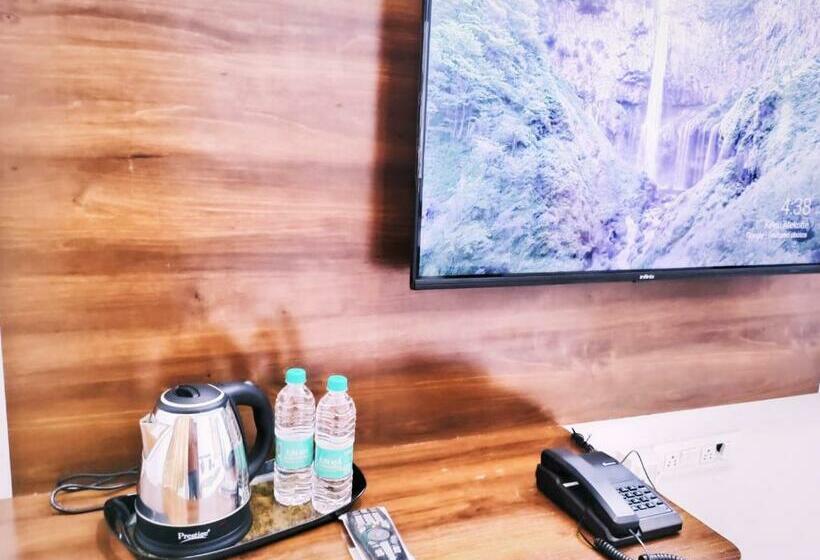 호텔 Keerthis Royal Suites Kempegowda International Airport