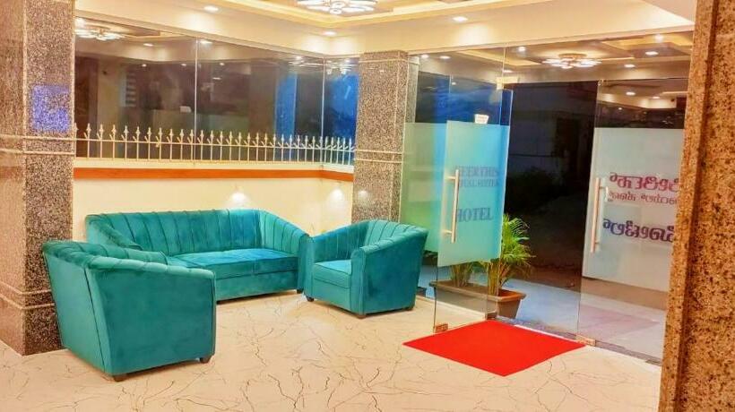 호텔 Keerthis Royal Suites Kempegowda International Airport
