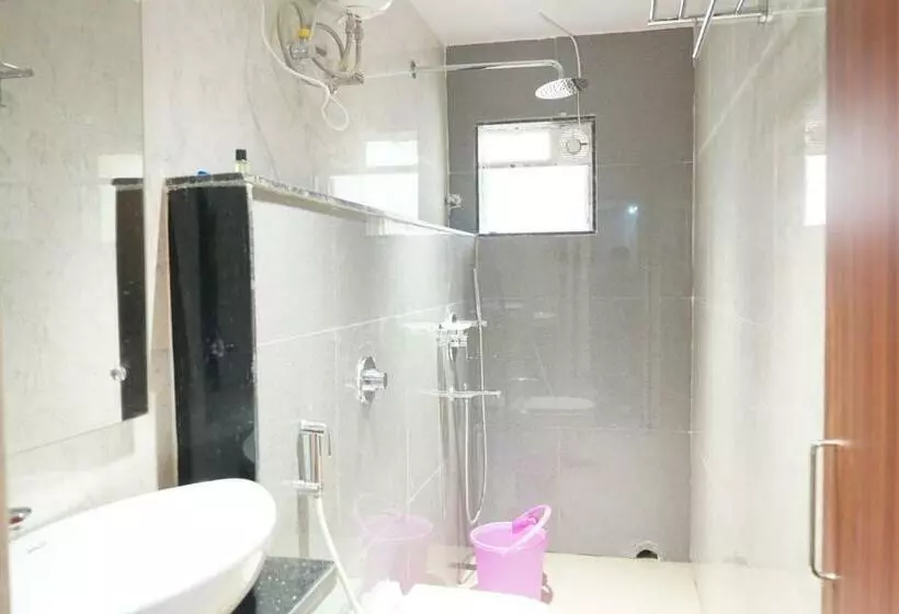 Hotelli Mannat International