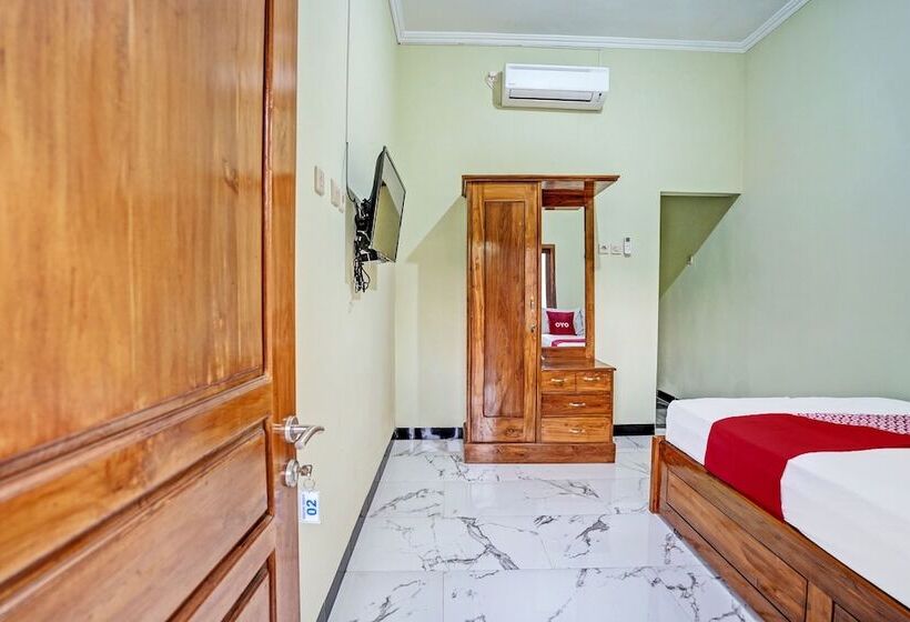 Otel Oyo 92043 Kost Barokah Syariah Madiun