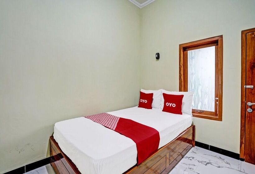 Otel Oyo 92043 Kost Barokah Syariah Madiun
