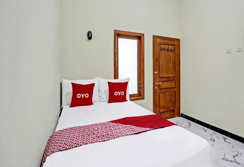 Otel Oyo 92043 Kost Barokah Syariah Madiun