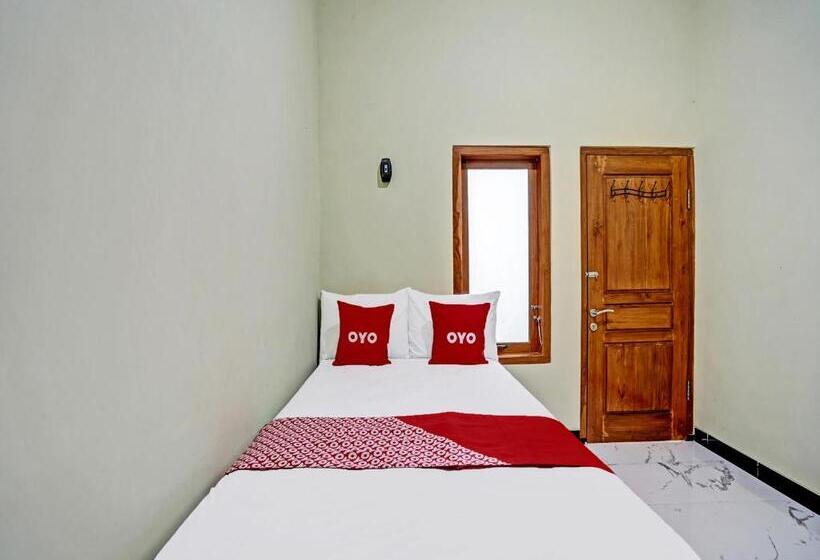 Otel Oyo 92043 Kost Barokah Syariah Madiun