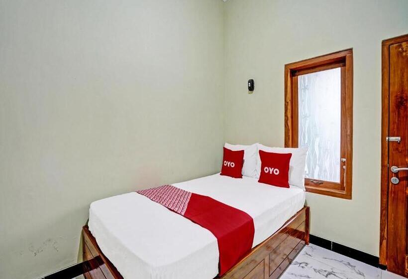 Otel Oyo 92043 Kost Barokah Syariah Madiun