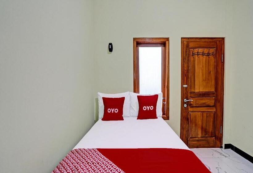 Otel Oyo 92043 Kost Barokah Syariah Madiun