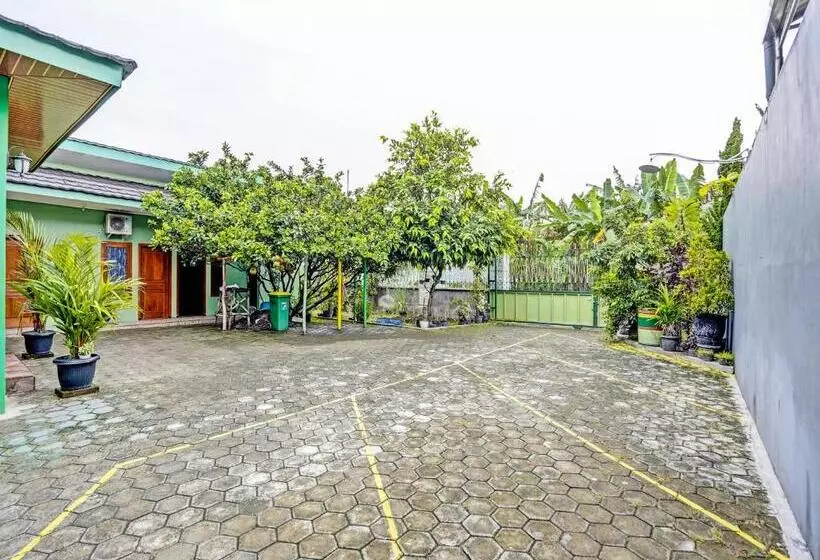 هتل Oyo 92043 Kost Barokah Syariah Madiun