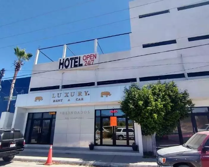 Hotelli Oyo Suites Aeropuerto