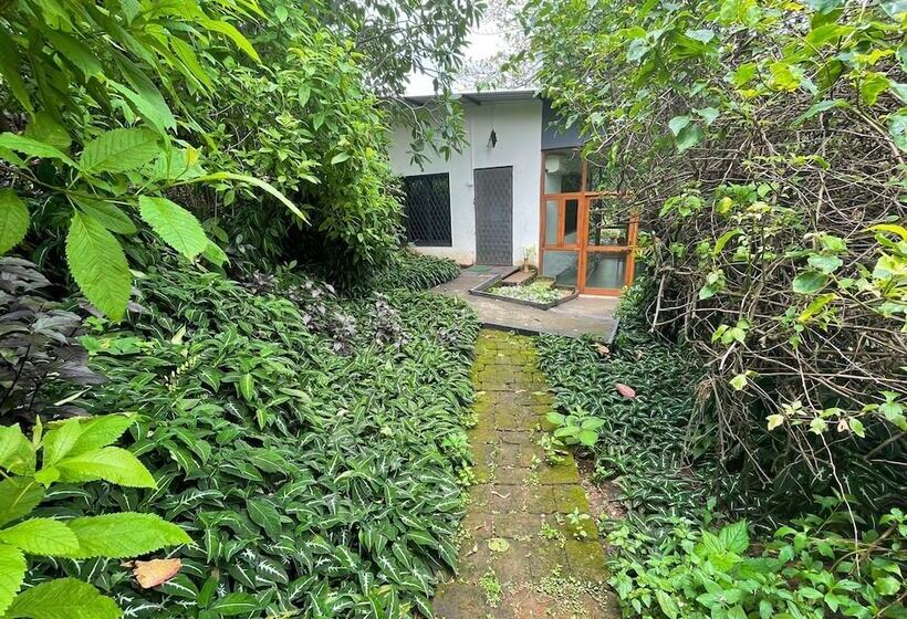 ホテル The Homecoming Farmstay Karjat