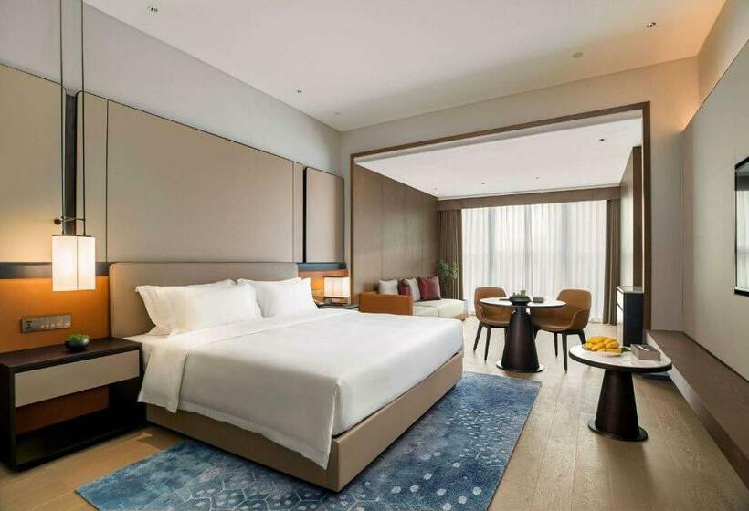 Отель Wyndham Grand Plaza Royale Yujia Anhua