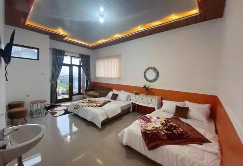Pension Villa Madinna Dieng