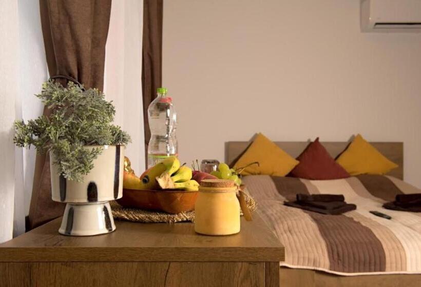 تختخواب و صبحانه Ehotel Esztergom