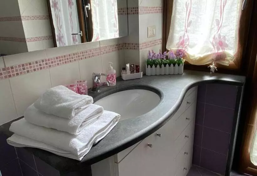 Casale Mariscoli B&b