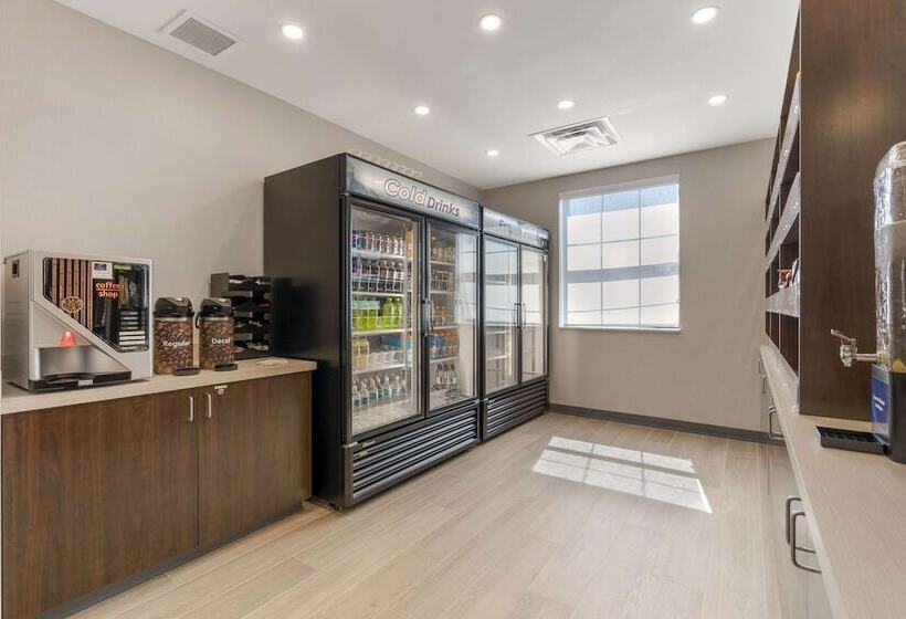 هتل Pestana Orlando Suites Lake Buena Vista