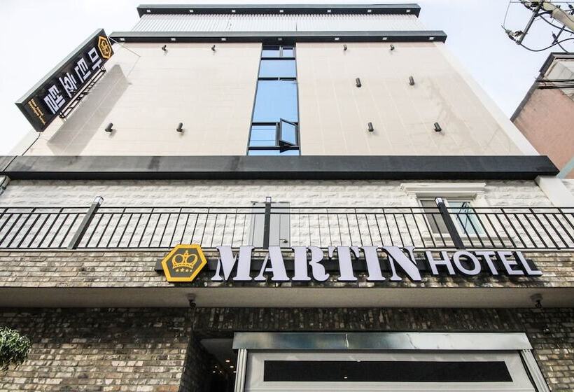 فندق Martin