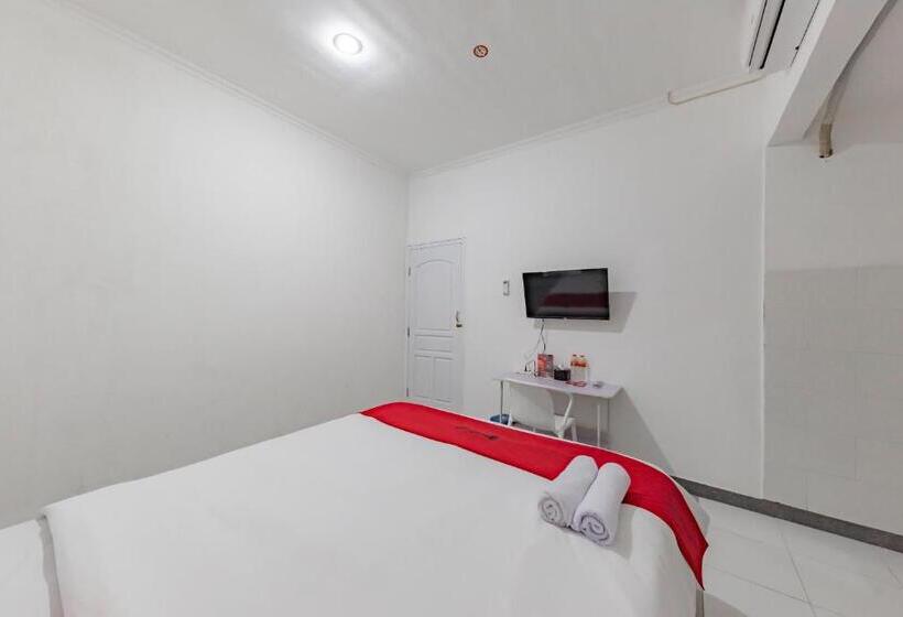 Otel Reddoorz Syariah Near Alun Alun Ciledug Cirebon