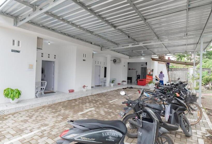 Otel Reddoorz Syariah Near Alun Alun Ciledug Cirebon