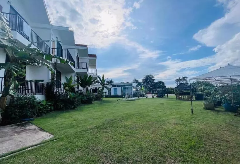 Hotelli White Seaview Residence