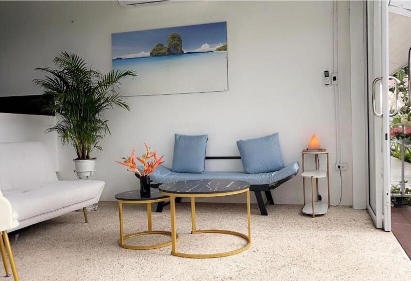 בית מלון כפרי White Seaview Residence