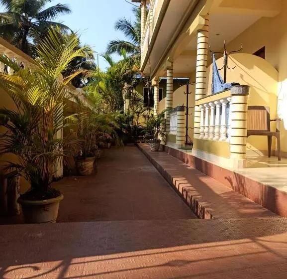 Pension  Regina Residency Inn