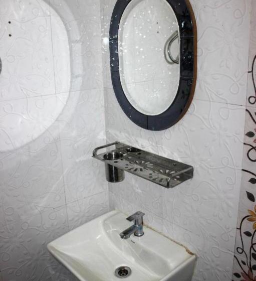 بنسيون Regina Residency Inn