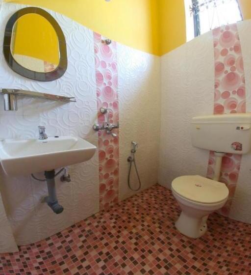 بنسيون Regina Residency Inn