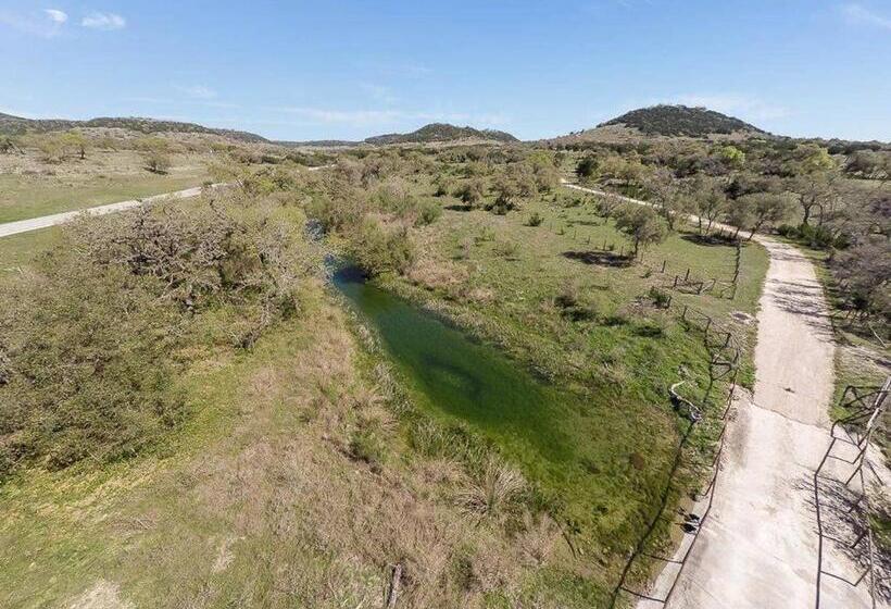 مبيت وإفطار Last Outpost Bandera Ranch House