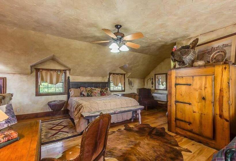 مبيت وإفطار Last Outpost Bandera Ranch House